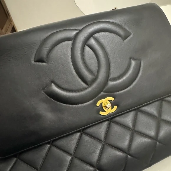Chanel Maxi Classic Flap Bag 24K - Picture 11 of 17